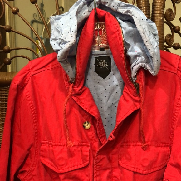 The Scifen Company VINTAGE red jacket with chambray trim and hidden hood L - Picture 2 of 7
